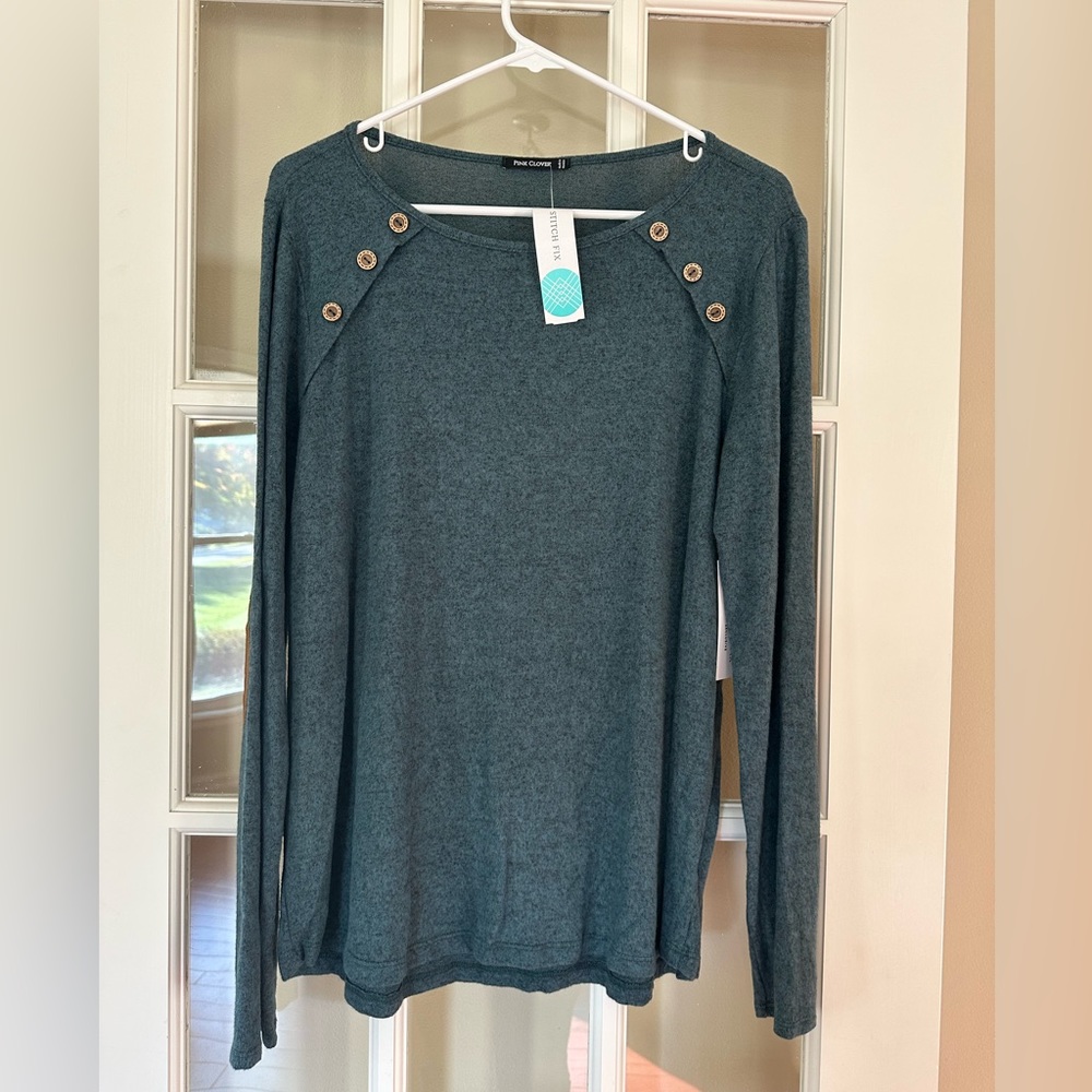 Pink Clover lightweight sweater